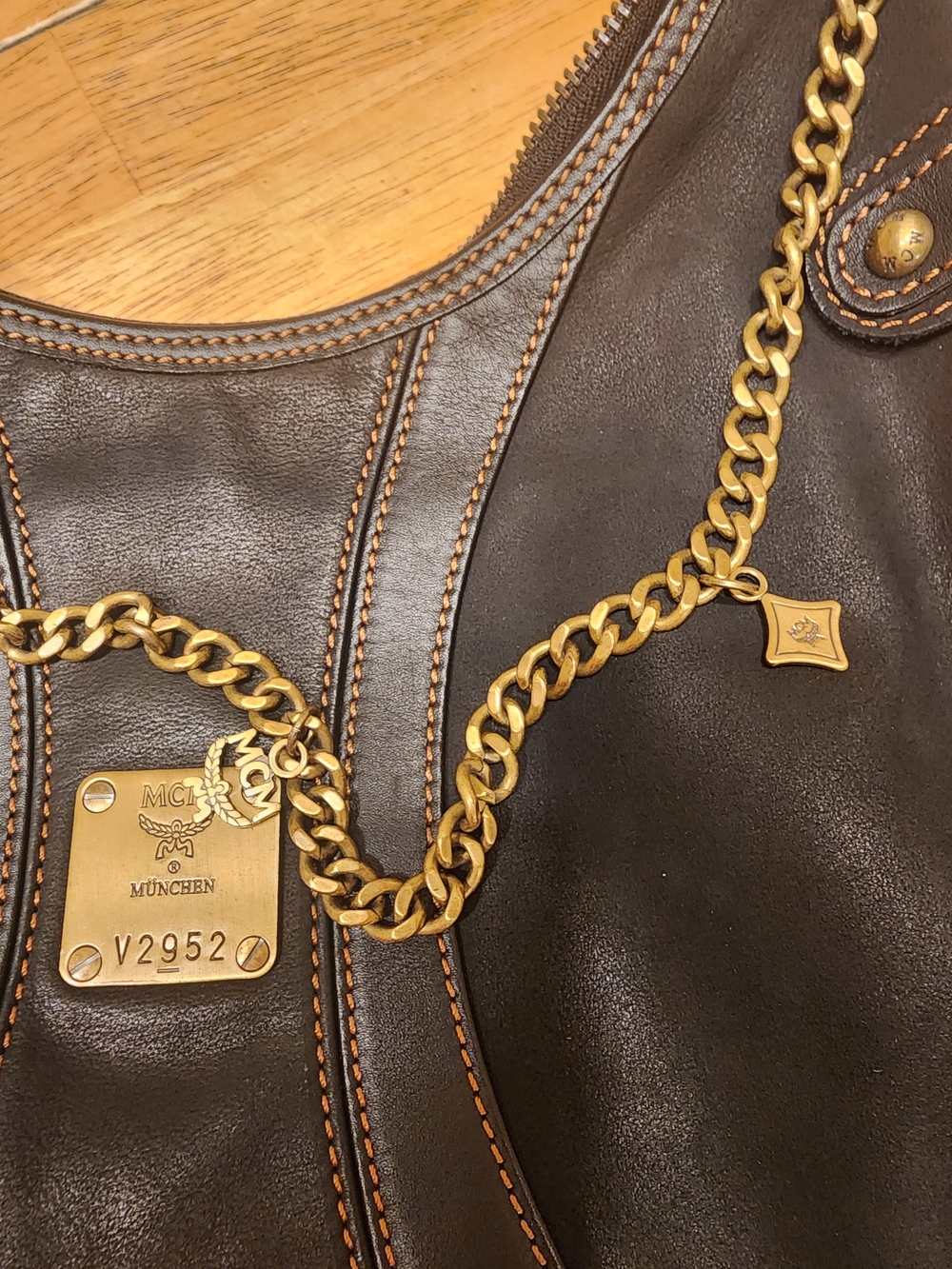 Vintage MCM black leather and suede hobo shoulder bag - Picture 13 of 16